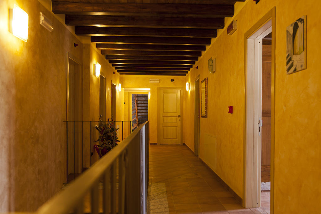 Agriturismo Creta Rossa Torre di Ruggiero エクステリア 写真