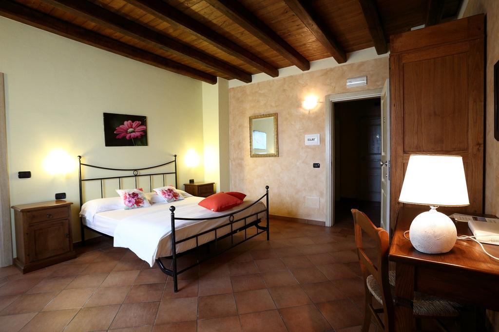 Agriturismo Creta Rossa Torre di Ruggiero エクステリア 写真