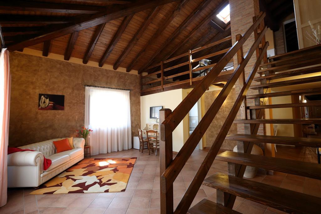 Agriturismo Creta Rossa Torre di Ruggiero エクステリア 写真